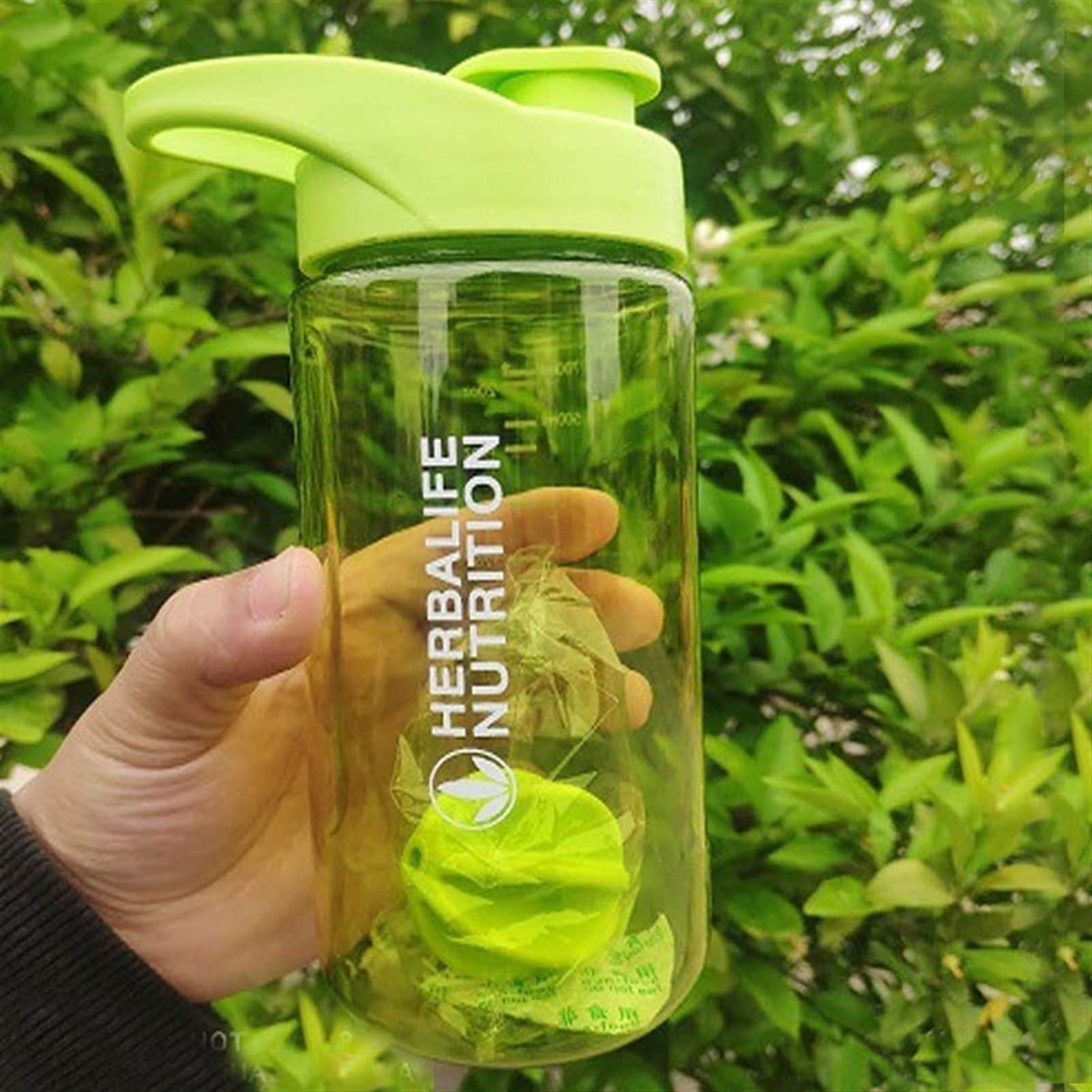 Amazon｜スポーツウォーターボトル、3キャンディーカラー700ml